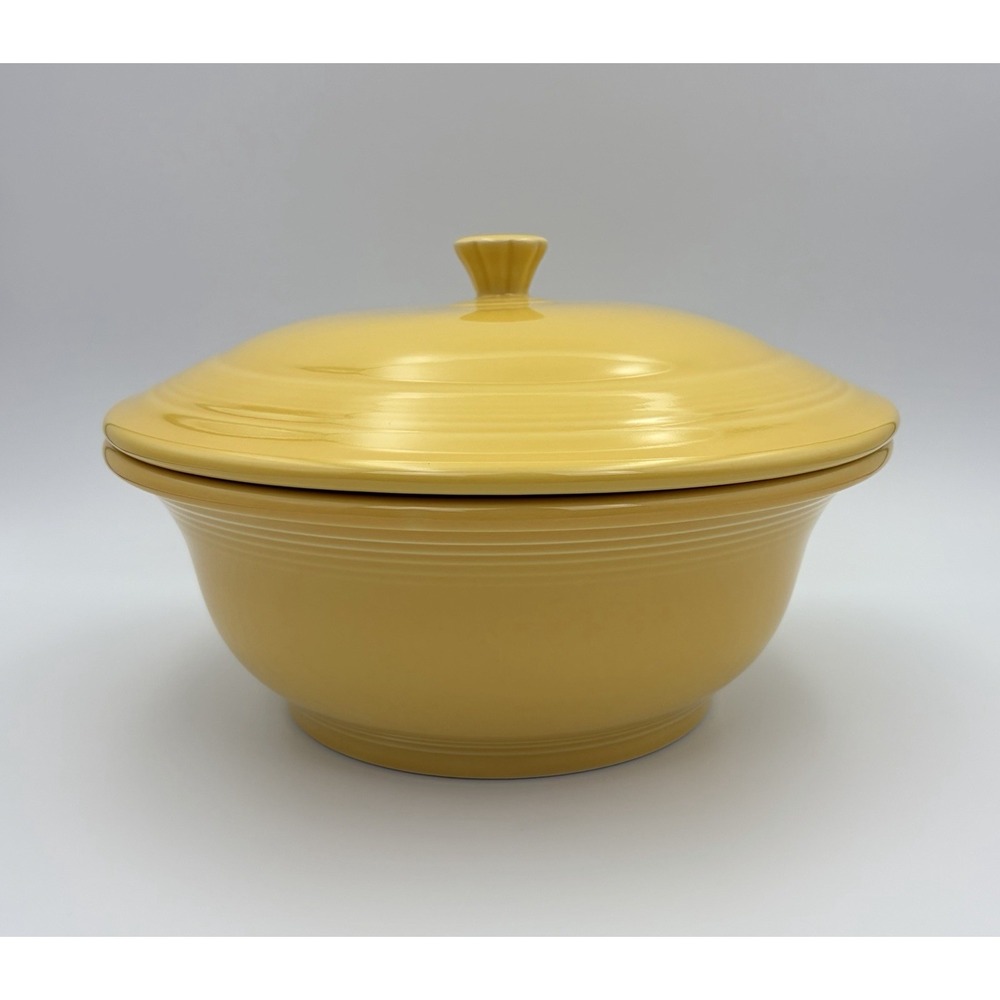 Sunflower Yellow Fiesta Ware Covered Casserole Dish HLC USA Round Serving Bowl